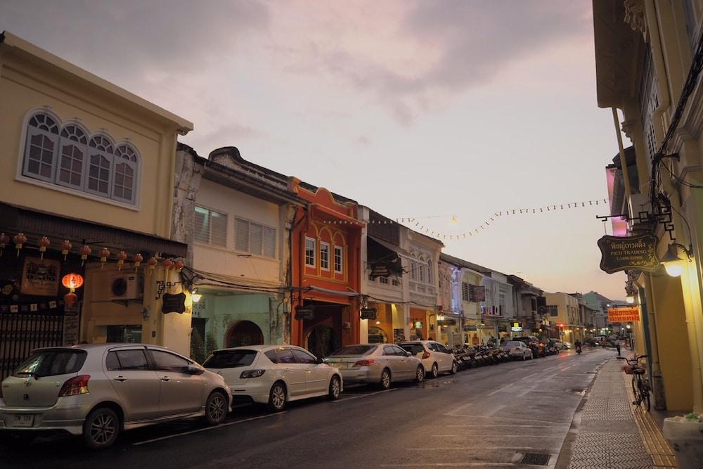 Oyo 300 Karnvela Hotel Phuket Bagian luar foto